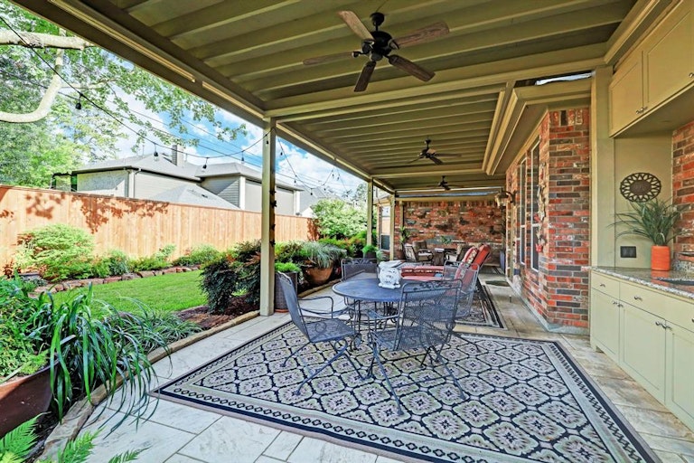 Photo 32 of 36 - 1518 Pine Chase Dr, Houston, TX 77055