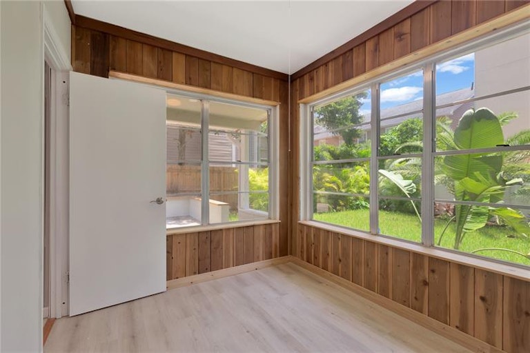 Photo 28 of 52 - 2302 S Arrawana Ave, Tampa, FL 33629
