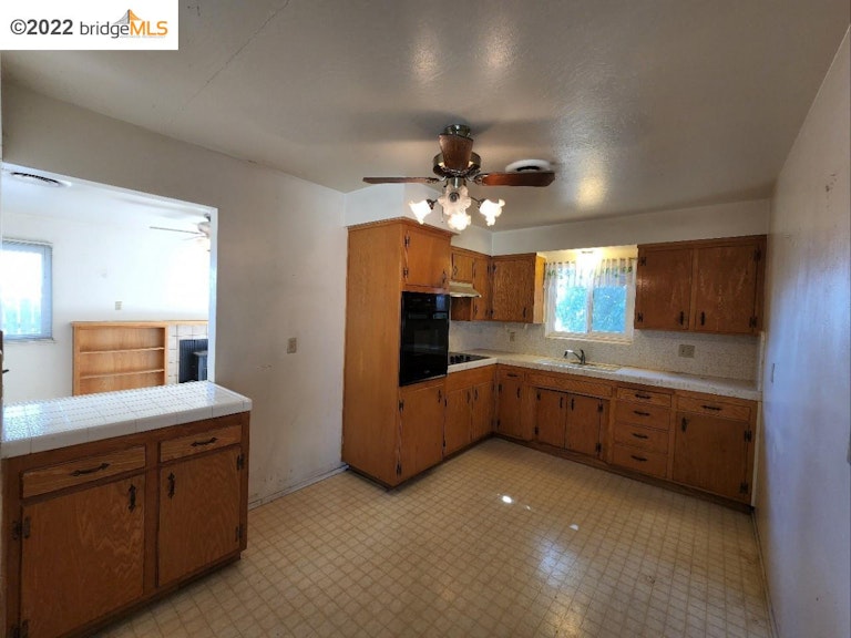 Photo 6 of 33 - 8357 Agundo St, Elverta, CA 95626