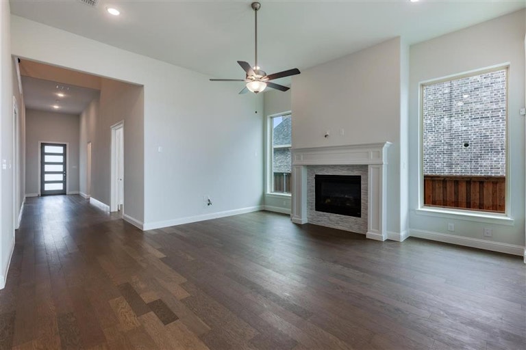 Photo 21 of 38 - 9442 Rockmount Dr, Dallas, TX 75243
