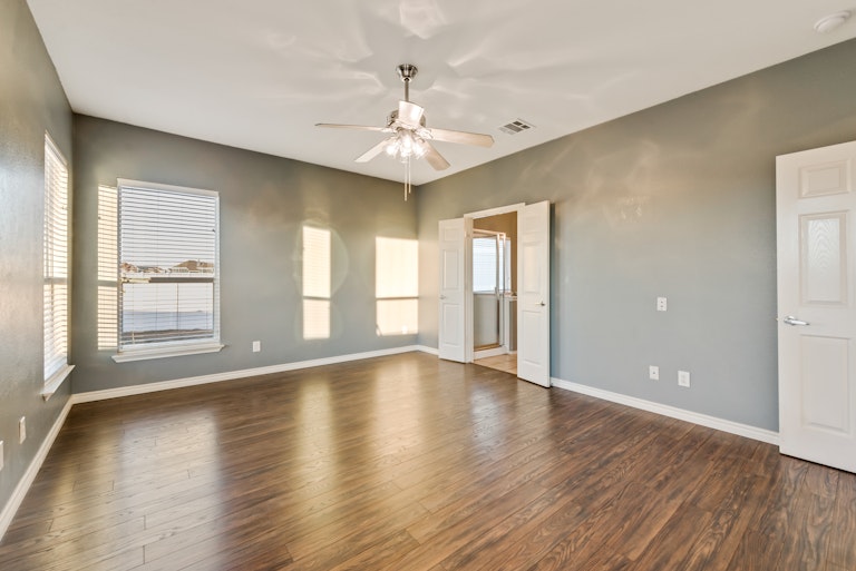 Photo 12 of 24 - 1641 Mary Ln, Aubrey, TX 76227