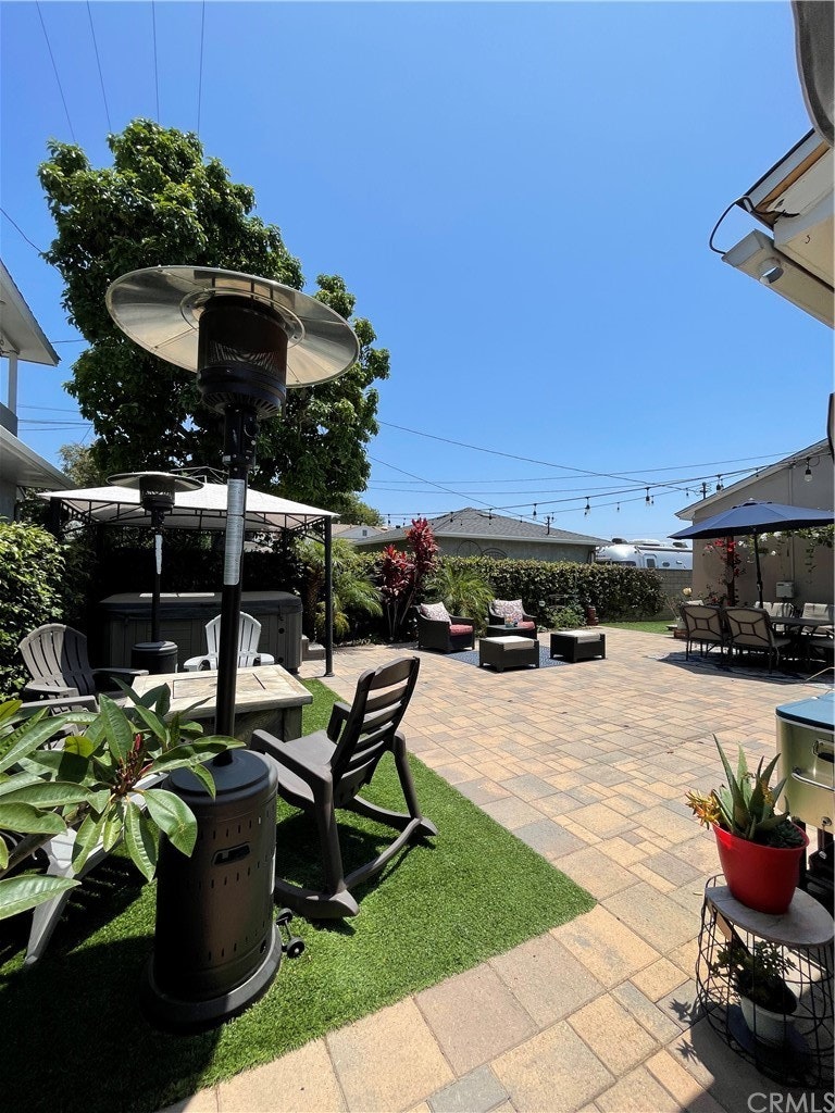 Photo 19 of 51 - 5807 E Monlaco Rd, Long Beach, CA 90808