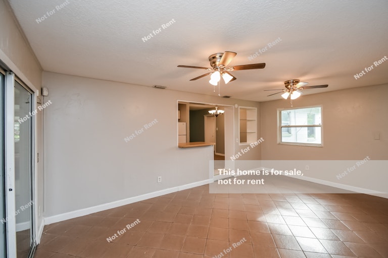 Photo 11 of 27 - 8858 Atter Ln, Jacksonville, FL 32216