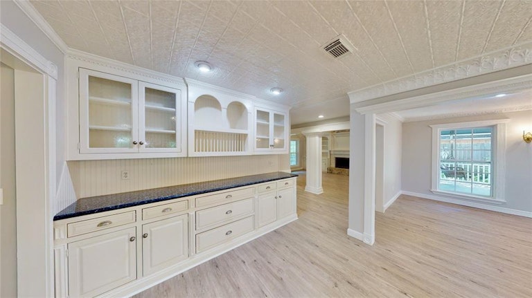 Photo 6 of 39 - 11306 Cedarwood Dr, Humble, TX 77338