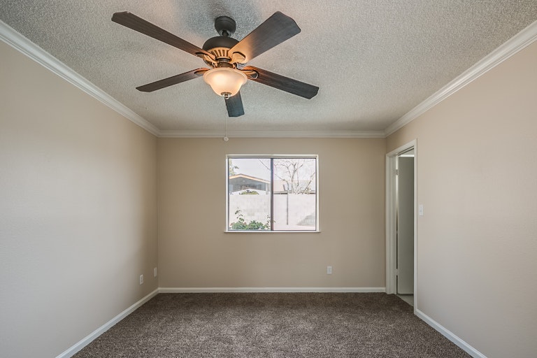 Photo 19 of 31 - 2734 W Charleston Ave, Phoenix, AZ 85053