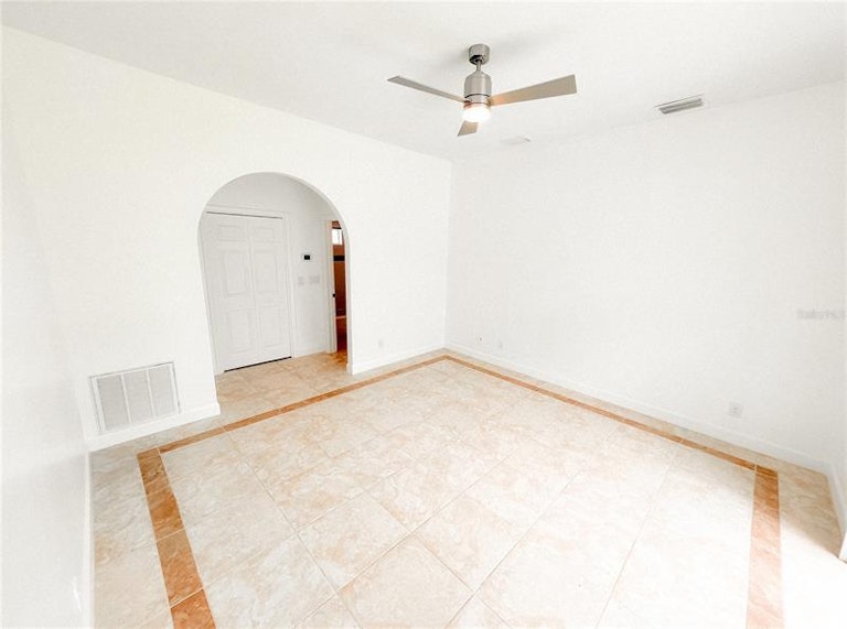 Photo 16 of 33 - 12804 Harborwood Dr, Largo, FL 33774