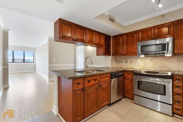Photo 3 of 41 - 795 Hammond Dr #1113, Atlanta, GA 30328