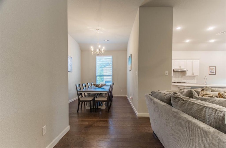Photo 15 of 29 - 1824 Spring Valley Rd, Wylie, TX 75098