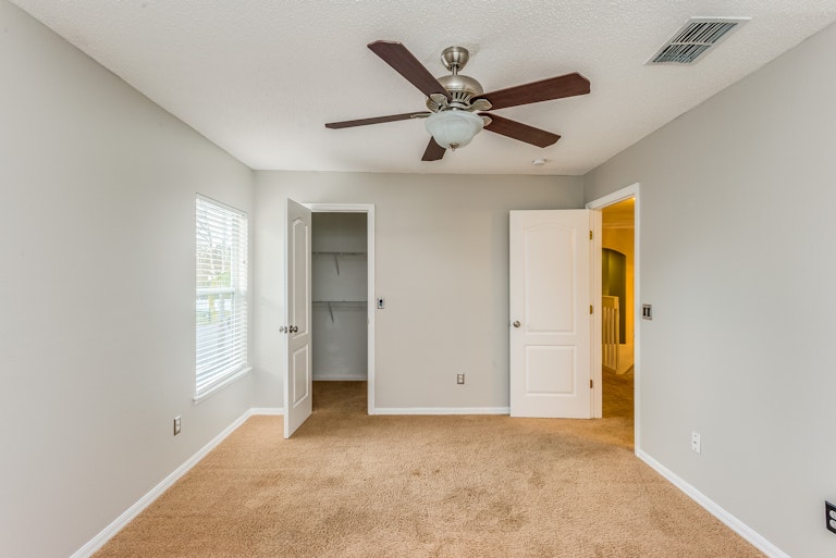 Photo 23 of 33 - 1019 Landview Ct, Orlando, FL 32828