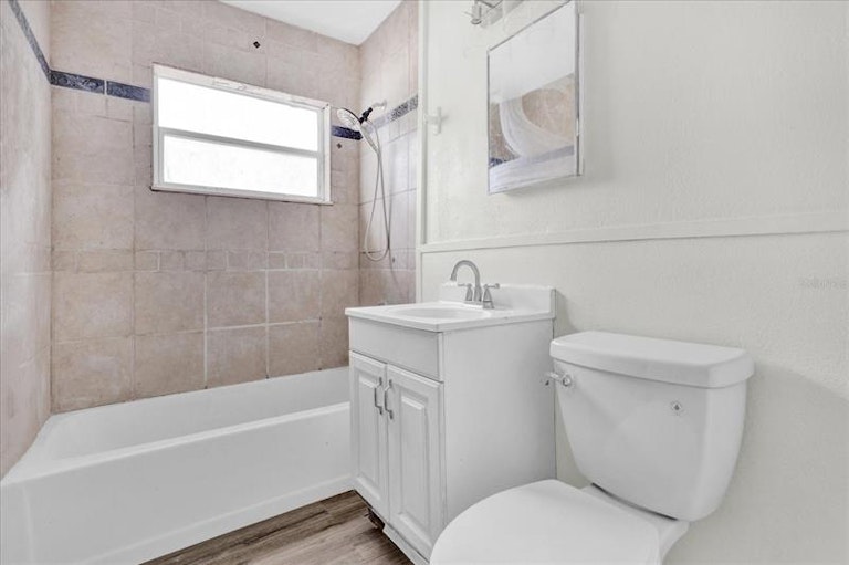 Photo 9 of 19 - 1822 Moose Dr, Lakeland, FL 33801