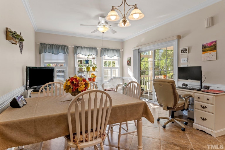 Photo 11 of 40 - 6103 Valentine St, Zebulon, NC 27597