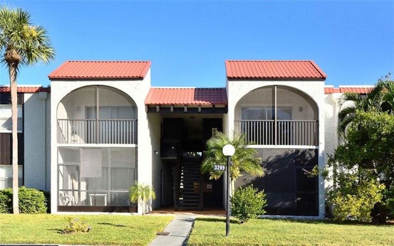 Photo 1 of 25 - 3209 Beneva Rd #202, Sarasota, FL 34232