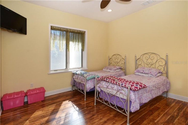 Photo 16 of 25 - 8897 Bloomfield Blvd, Sarasota, FL 34238