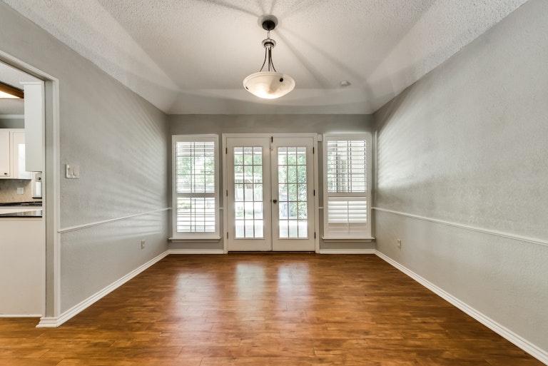 Photo 3 of 26 - 3615 Dalton Dr, Corinth, TX 76208