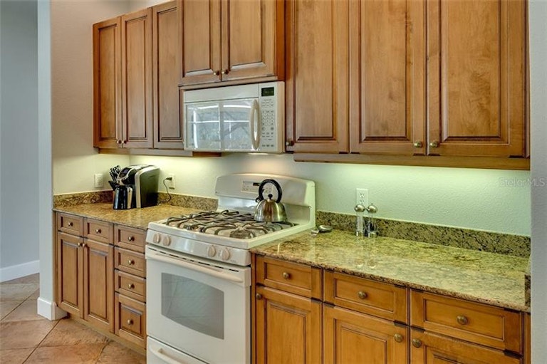 Photo 9 of 25 - 4902 96th St E, Bradenton, FL 34211