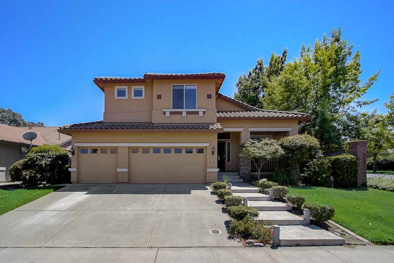 Photo 1 of 41 - 1400 Musgrave Dr, Roseville, CA 95747