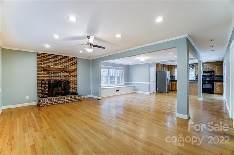 Photo 5 of 46 - 6538 Dougherty Dr, Charlotte, NC 28213