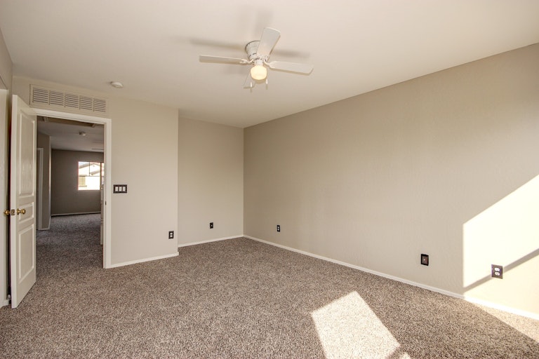 Photo 13 of 28 - 447 E Maddison St, San Tan Valley, AZ 85140