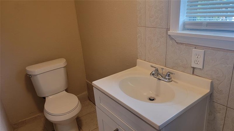 Photo 7 of 11 - 826 Savannah Ave, Lakeland, FL 33815