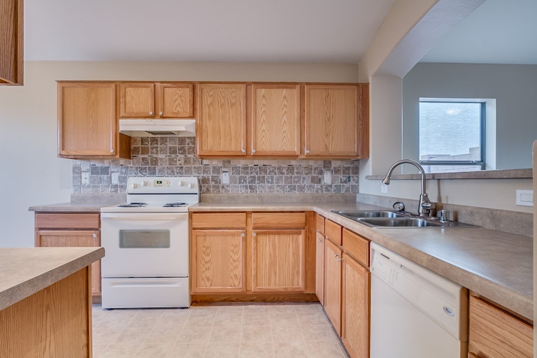 Photo 6 of 27 - 3326 W Fraktur Rd, Phoenix, AZ 85041