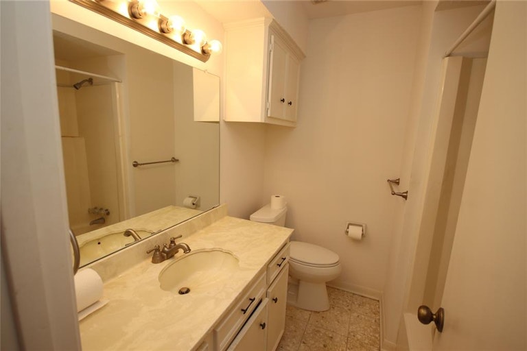 Photo 24 of 31 - 7507 Renmark Ln, Houston, TX 77070