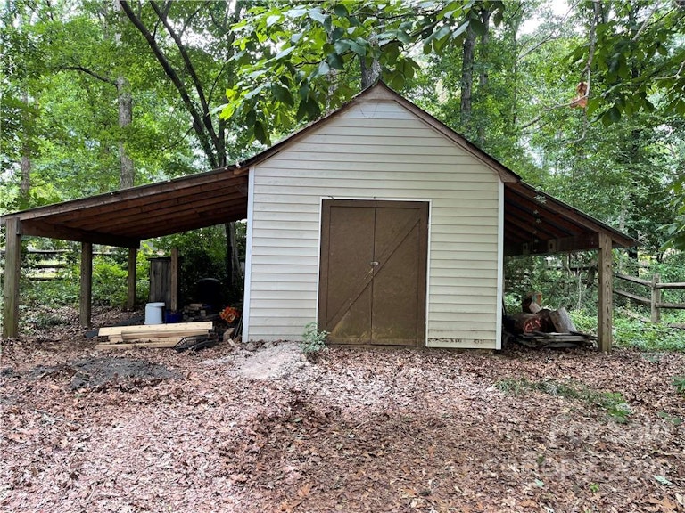 Photo 34 of 37 - 14108 Mill House Dr, Matthews, NC 28105
