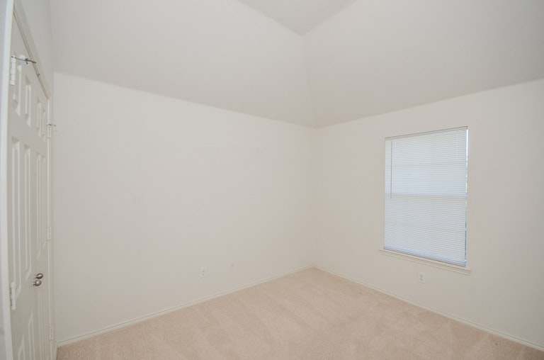 Photo 24 of 30 - 905 Crockett Dr, Lavon, TX 75166