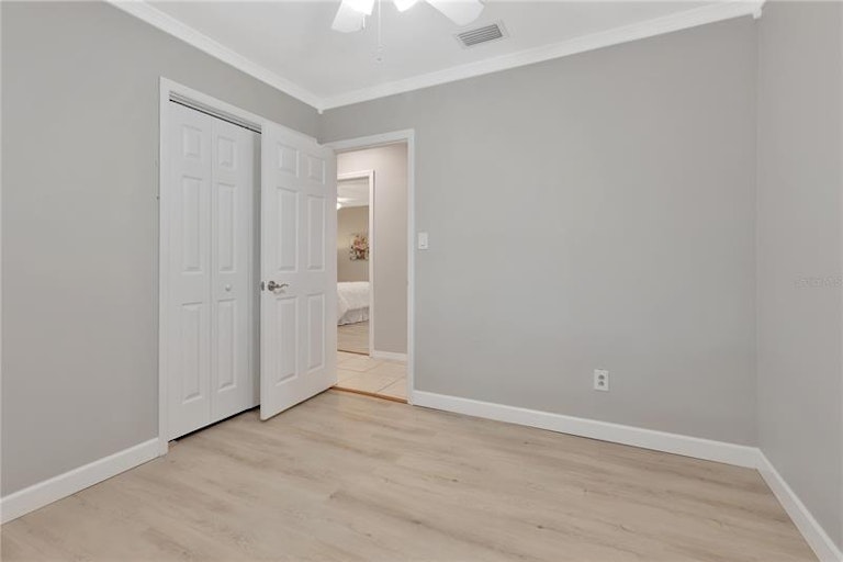 Photo 37 of 52 - 2302 S Arrawana Ave, Tampa, FL 33629