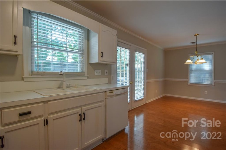 Photo 5 of 26 - 4113 Whitney Pl NW, Concord, NC 28027