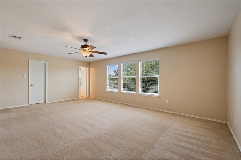 Photo 26 of 39 - 204 Debbie Ann Dr, Leander, TX 78641