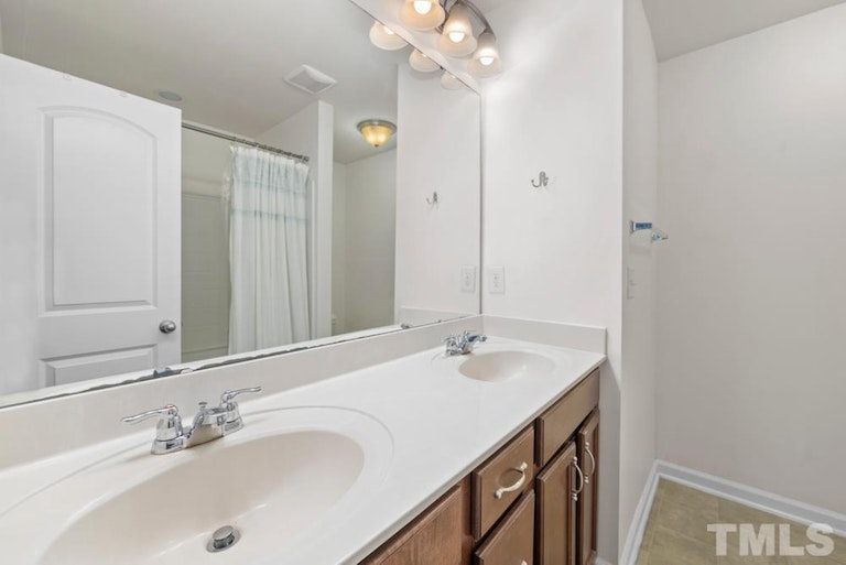 Photo 16 of 25 - 68 Intuition Cir, Durham, NC 27705