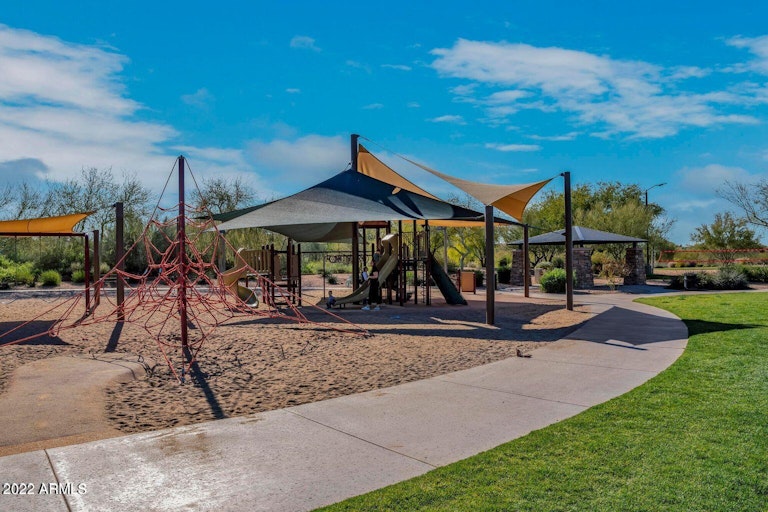 Photo 38 of 41 - 3935 E Rough Rider Rd #1044, Phoenix, AZ 85050