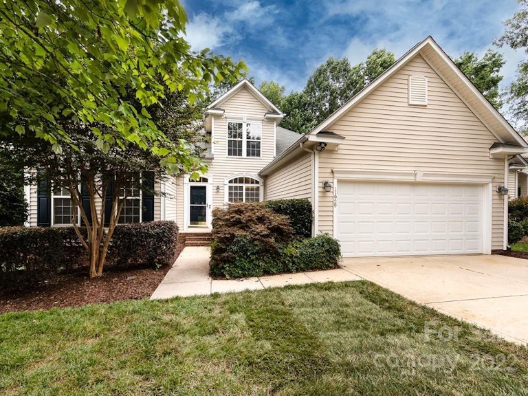 Photo 1 of 37 - 11929 Harmon Ln, Pineville, NC 28134