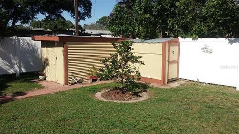 Photo 7 of 25 - 4420 58th St W, Bradenton, FL 34210