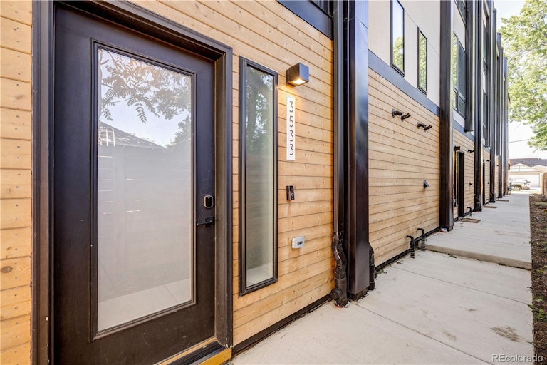 Photo 5 of 33 - 3533 W Conejos Pl, Denver, CO 80204