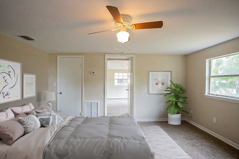 Photo 3 of 16 - 1401 E Voorhis Ave, Deland, FL 32724