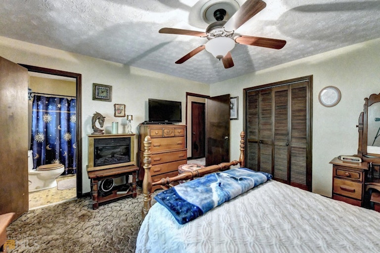 Photo 20 of 39 - 3371 San Antonio Dr, Snellville, GA 30039