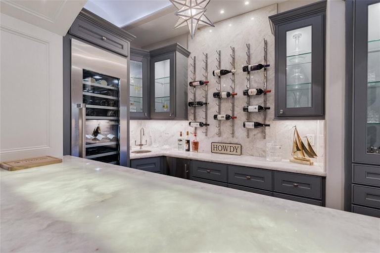 Photo 8 of 9 - 635 Cherrybark Ln, Houston, TX 77079