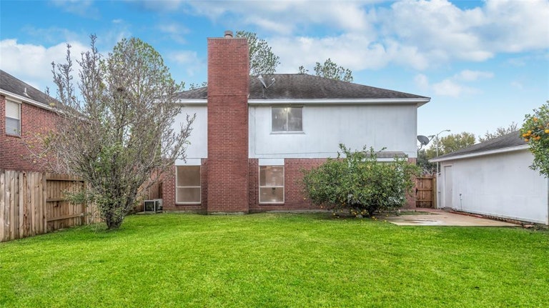 Photo 23 of 24 - 9414 Worfield Ct, Sugar Land, TX 77498