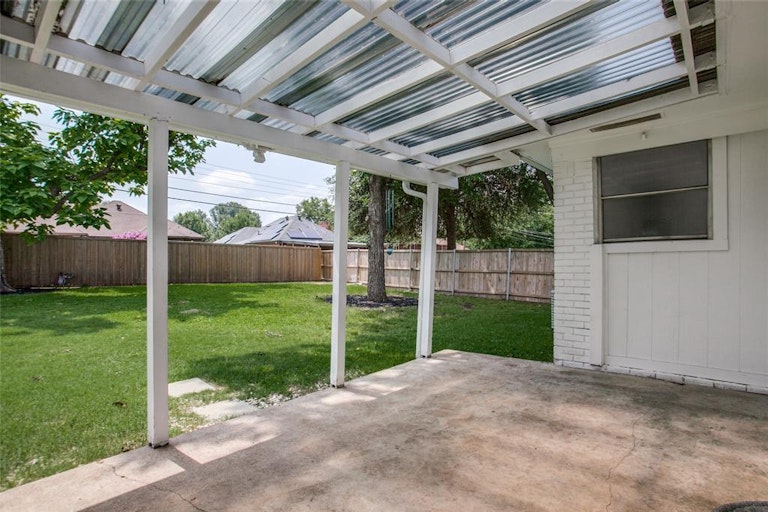 Photo 27 of 33 - 9130 Woodshore Dr, Dallas, TX 75243