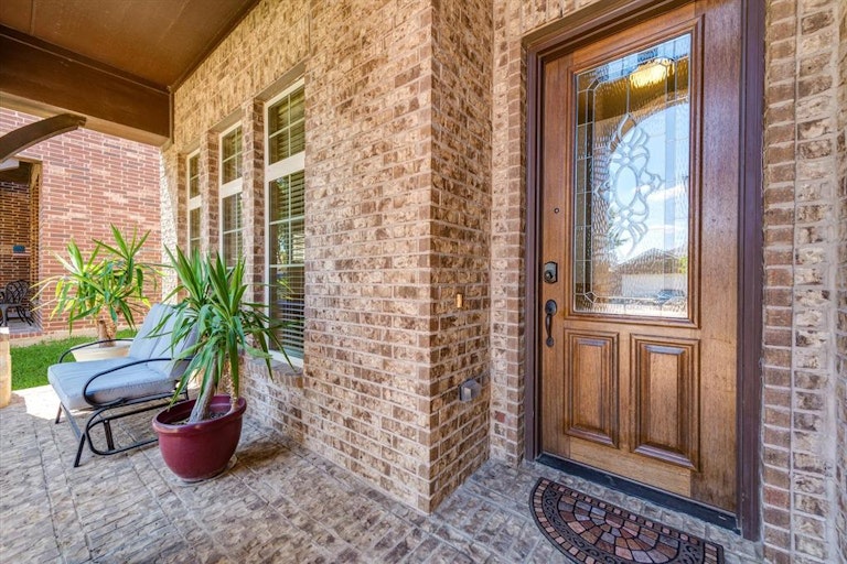Photo 8 of 40 - 2701 Twinflower Dr, Fort Worth, TX 76244