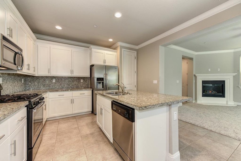 Photo 8 of 34 - 668 Addison Ln, Folsom, CA 95630