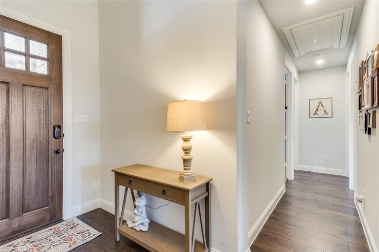 Photo 5 of 33 - 2404 Carrington Dr, Mansfield, TX 76063