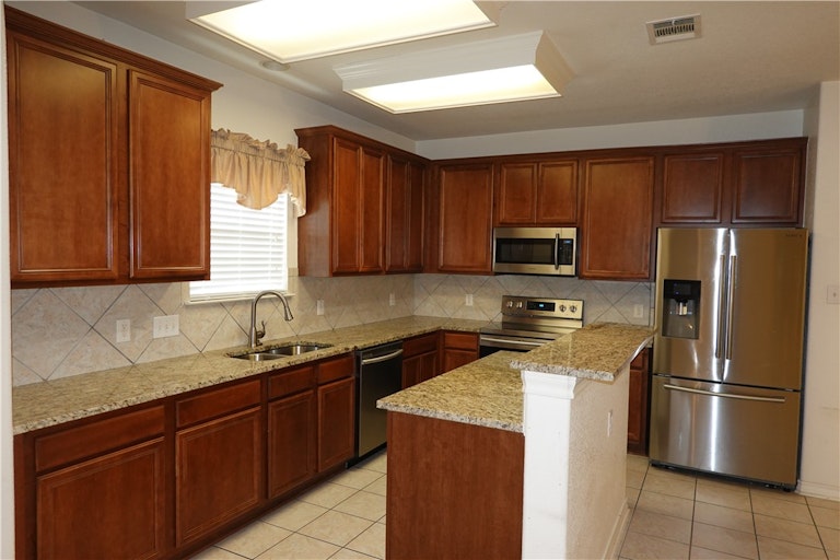 Photo 9 of 33 - 329 Island Oak Dr, Austin, TX 78748