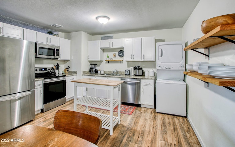 Photo 1 of 41 - 5202 S 46th Pl, Phoenix, AZ 85040
