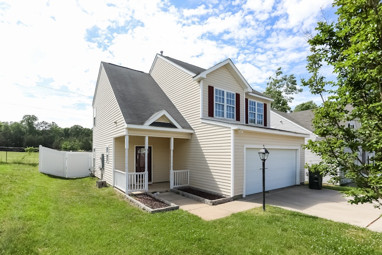 Photo 1 of 22 - 1025 Southgate Dr, Raleigh, NC 27610