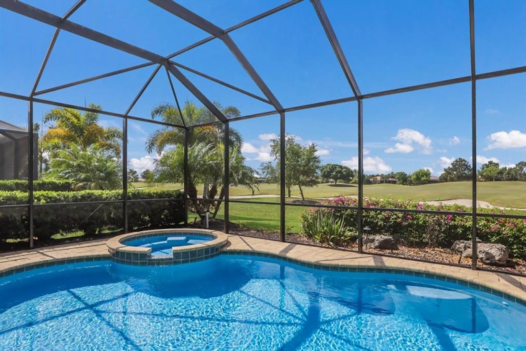 Photo 24 of 45 - 14910 Castle Park Ter, Lakewood Ranch, FL 34202