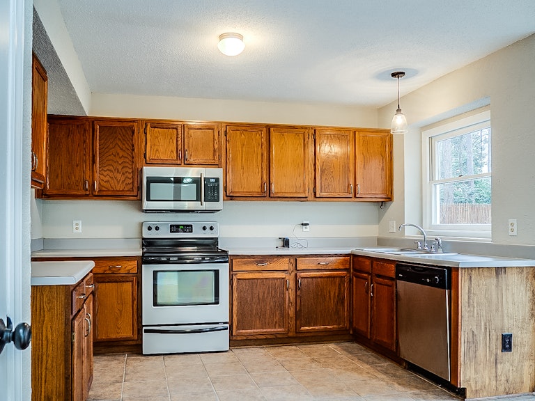 Photo 3 of 27 - 1007 Pagoda Pl, Knightdale, NC 27545