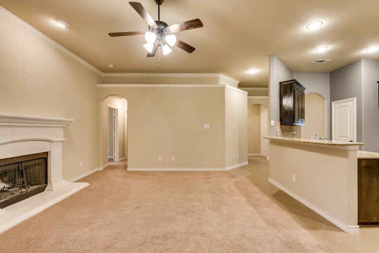 Photo 16 of 28 - 13801 Bluebell Dr, Little Elm, TX 75068
