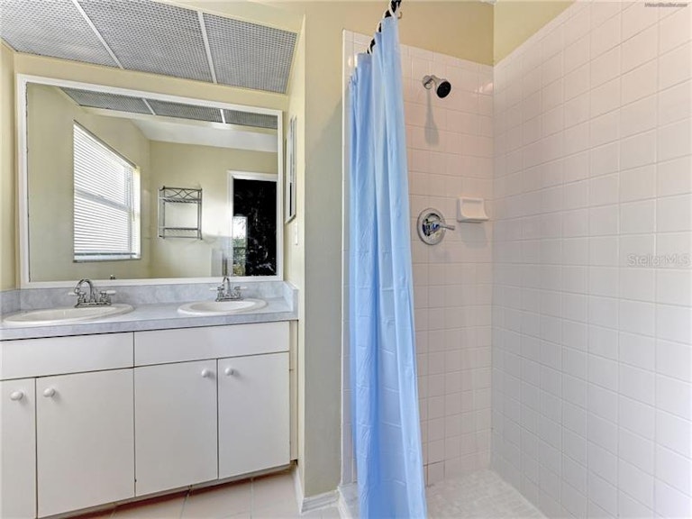Photo 16 of 25 - 6030 66th Street Cir E, Palmetto, FL 34221